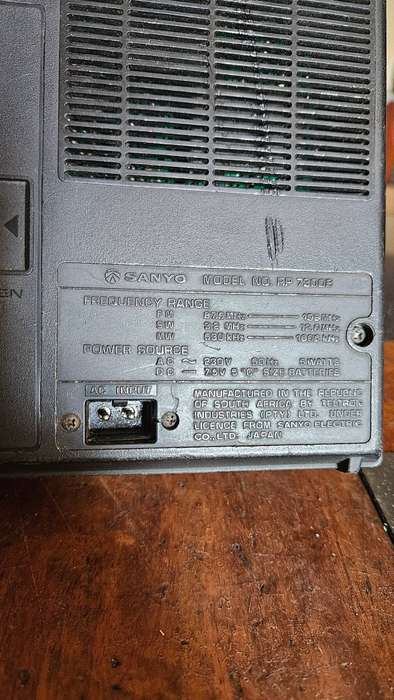 Sanyo Mirage RP-7300 Portable Radio