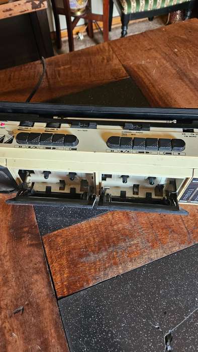 Sonica AM/FM Stereo Double Cassette Recorder. C-892