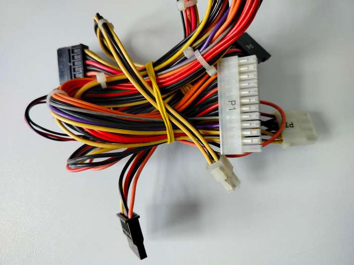Delta 280W ATX Power Supply | ATX 24-pin, CPU 4-pin, SATA x 4, Molex x 1