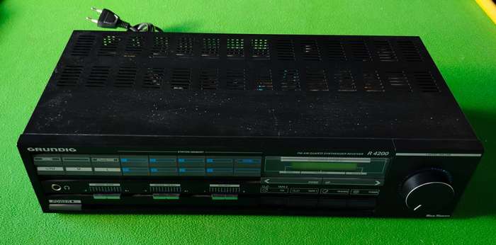 Grundig R4200 Receiver | AM / FM tuner | Amplifier | Phono with pre-amp