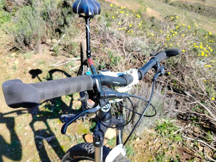 Avalanche 29er MTB | Maxxis Tubeless Tyres | Shimano Hydraulic Brakes