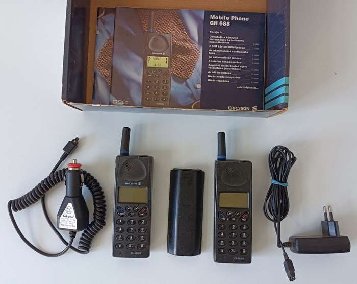 Ericsson GH688 GSM mobile phones | In box | Does not switch on