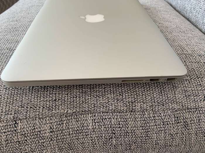 Apple MacBook Pro 13.3-inch Core i5 2.4GHz 8GB RAM 256GB SSD RETINA Late 2013