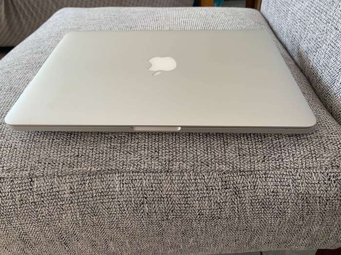 Apple MacBook Pro 13.3-inch Core i5 2.4GHz 8GB RAM 256GB SSD RETINA Late 2013
