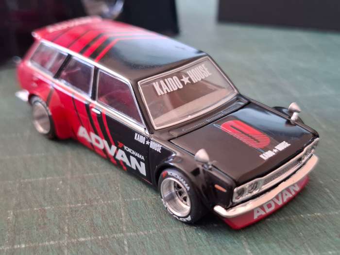 Mini GT Kaido House Datsun 510 Wagon "Advan"