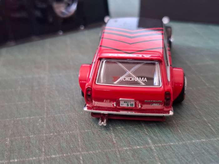Mini GT Kaido House Datsun 510 Wagon "Advan"