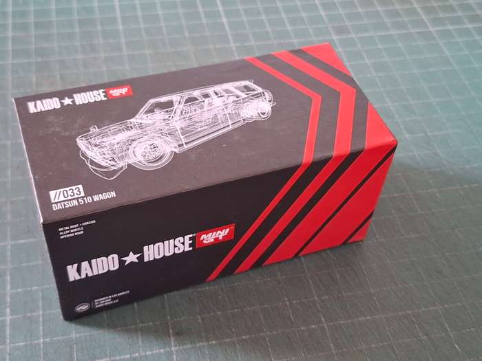 Mini GT Kaido House Datsun 510 Wagon "Advan"