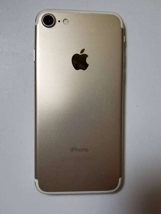 Apple iPhone 7 128GB Gold - (Phone only)