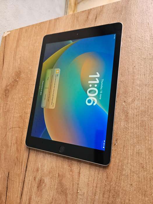 Apple iPad 6 (A1954) 128GB Wifi & Cellular Pre owned