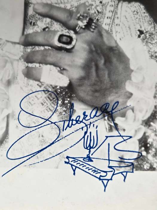 Liberace autographed photograph mid 60s Vegas era iconic piano and candelabra sketch live ink