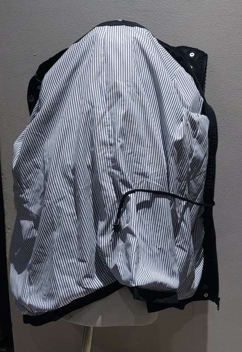 LADIES JACKET SIZE MEDIUM