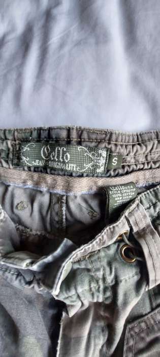 LADIES CAMO CARGO PANTS SIZE SMALL