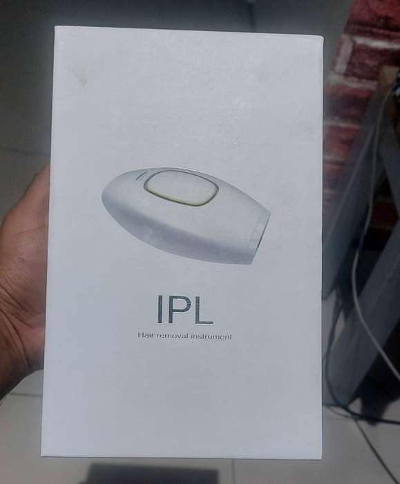 WILLOW INTENSE PULSED LIGHT HAIR REMOVAL DEVICE LIKE NEW