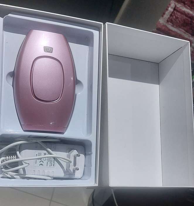 WILLOW INTENSE PULSED LIGHT HAIR REMOVAL DEVICE LIKE NEW