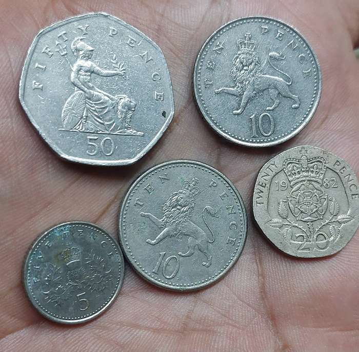Vintage coins see pictures bid for the lot
