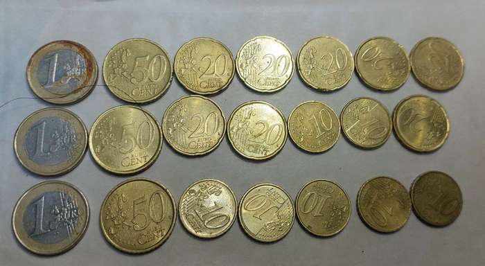 Euro coins bid for the lot over 6 euros in total