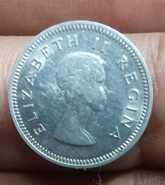 Top condition silver 1959 3 pence tickey coin
