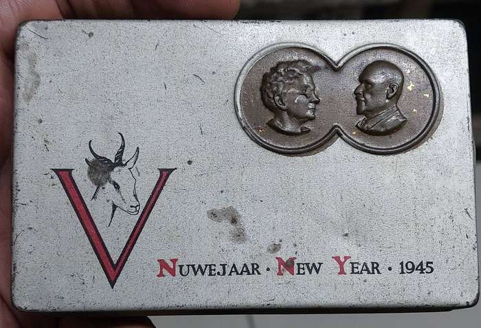 ORIGINAL World War II South African New Year 1945 ration tin