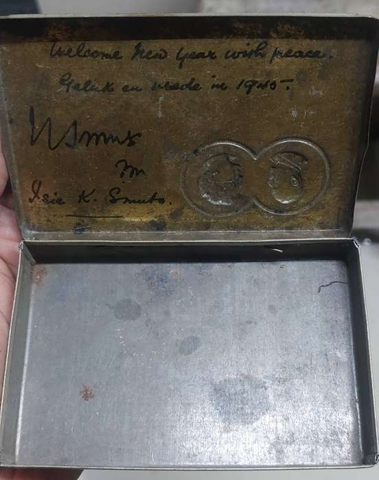 ORIGINAL World War II South African New Year 1945 ration tin