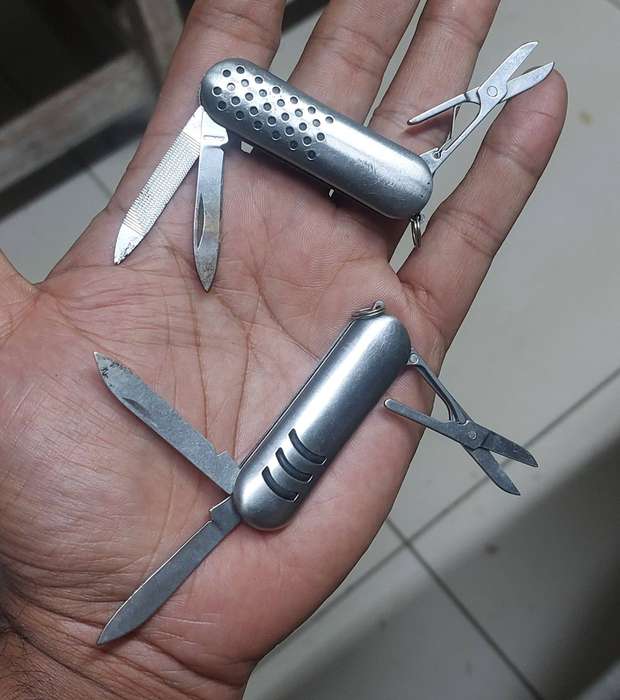 2 x small pen knives bid for all