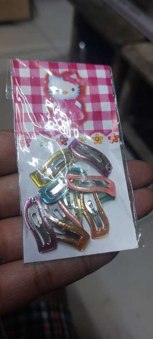 Vintage kids mini hair clips never used