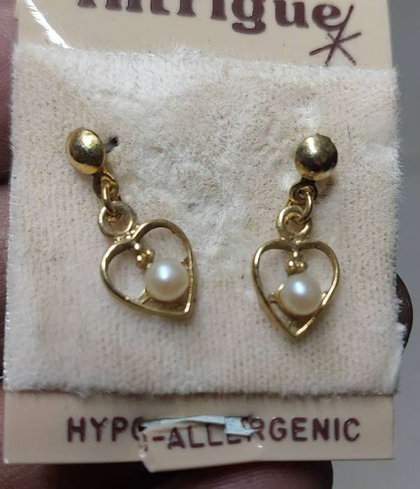 Vintage earrings never used