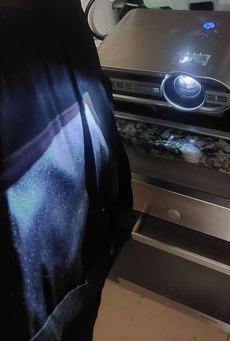 LG projector