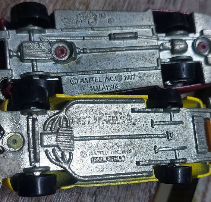 Vintage matchbox and hot wheels cars metal