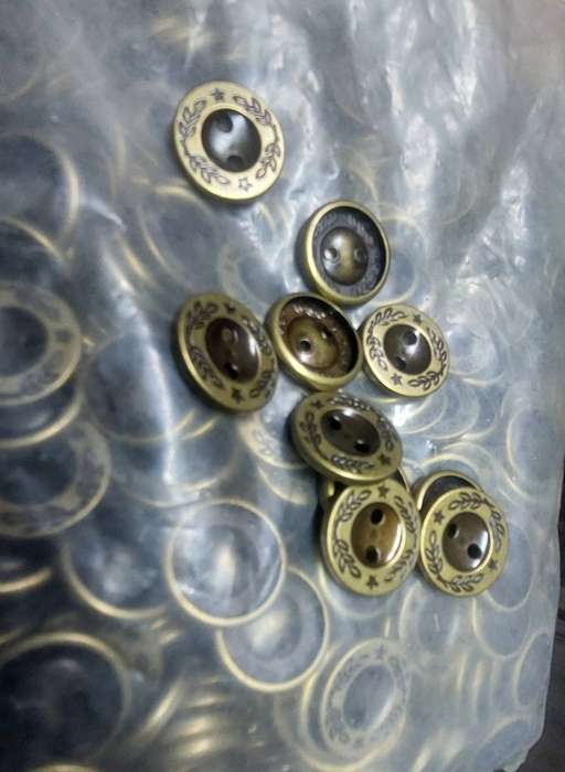 Vintage brass clothing buttons 1000 in a bag bid for the lot