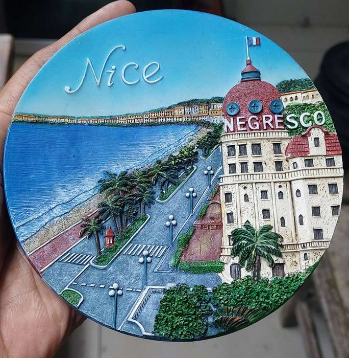 Vintage 3d hand painted souvenir