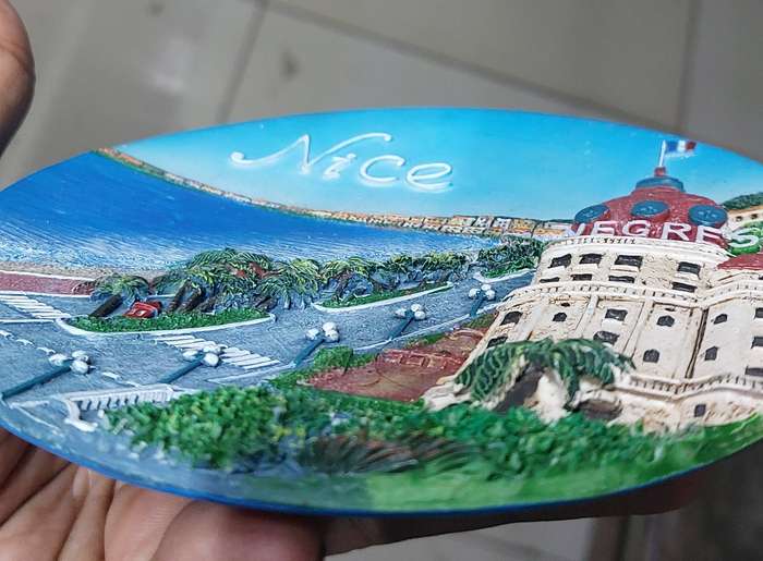 Vintage 3d hand painted souvenir