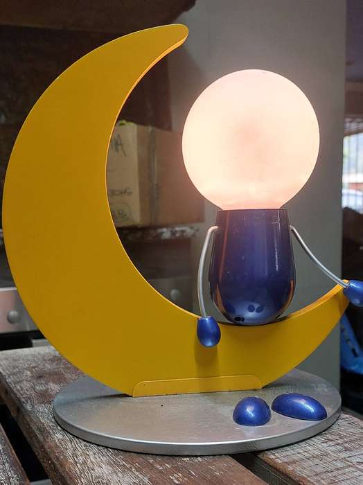 12v Lunardo table lamp works thou plug has a international plug see pictures