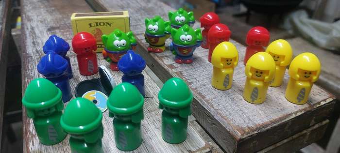 Mini toys bid for the lot