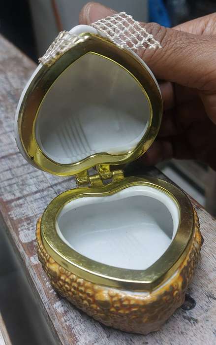 Vintage trinket box