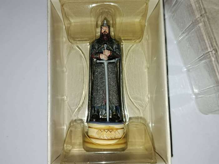 Lord of the Rings lead figure chess bundle From Eaglemoss