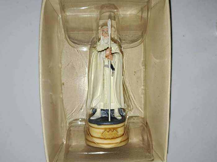 Lord of the Rings lead figure chess bundle From Eaglemoss