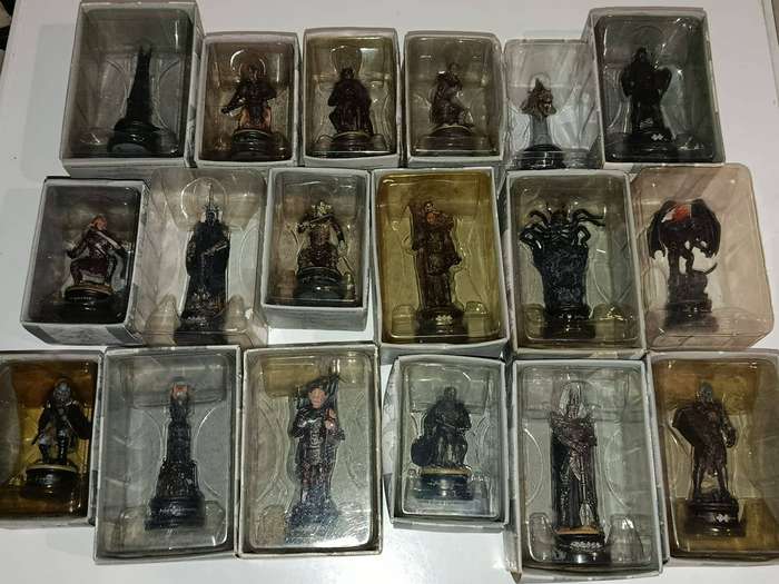 Lord of the Rings lead figure chess bundle From Eaglemoss