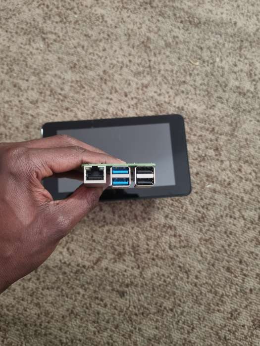Raspberry Pi 4B 4Gb RAM with 7'' touchscreen display
