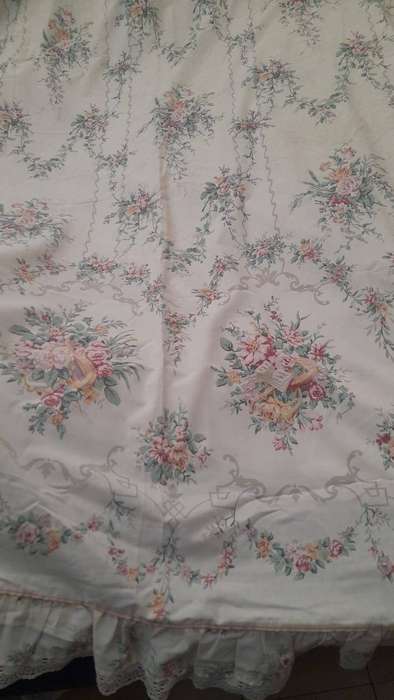 2x Twin duvet covers with pillows and 2 matching lined curtains