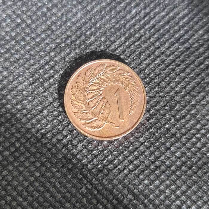 1981 NEW ZEALAND 1 CENT ELIZABETH 11