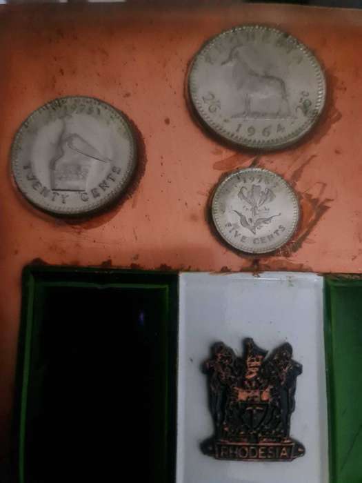 WALL PLAQUE WITH RODESIAN COINS