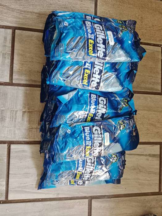 Gillette  Shaving packs X 52