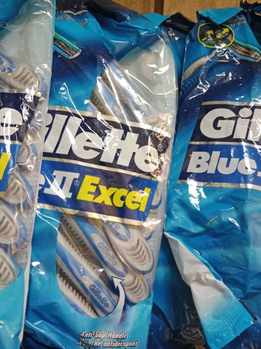 Gillette  Shaving packs X 52