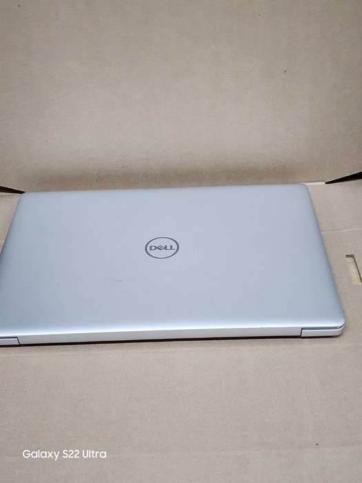 DELL INSPIRON 5570 17°CORE I7 8TH GEN 256SSD 8GIG RAM MICROSOFT WINDOWS 11PRO  24H3