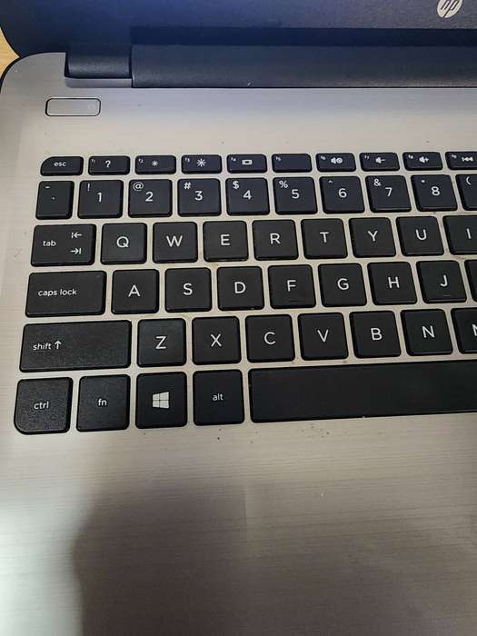 Hp Notebook Core i7 7th gen 1tb hdd 8gig ram  Radeon Graphics Windows 11pro 24h2