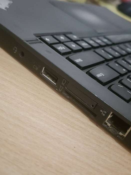 LENOVO THINKPAD X240 CORE I5 4TH GEN 500GIG HDD 8GIG RAM MICROSOFT WINDOWS 11 24H2