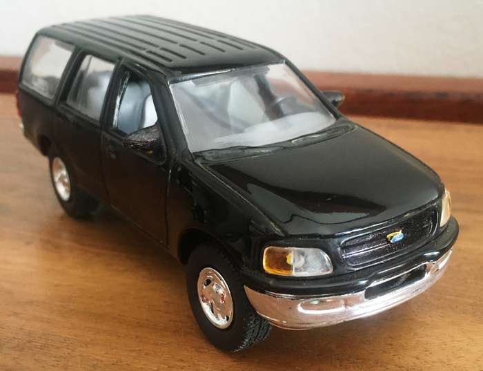 Ford Expidition 2008 NewRay Black 1-43 No Box