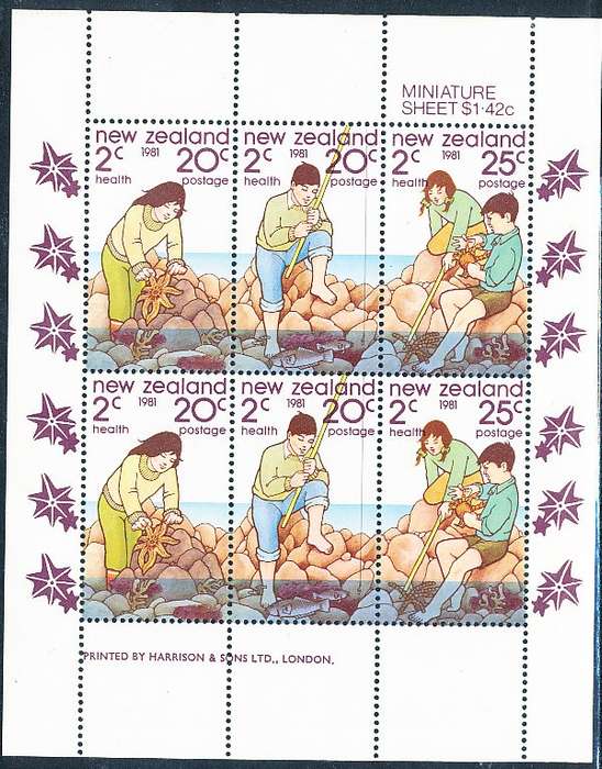 NEW ZEALAND   - 1981    Health Stamps - Children playing  -   FINE MINT