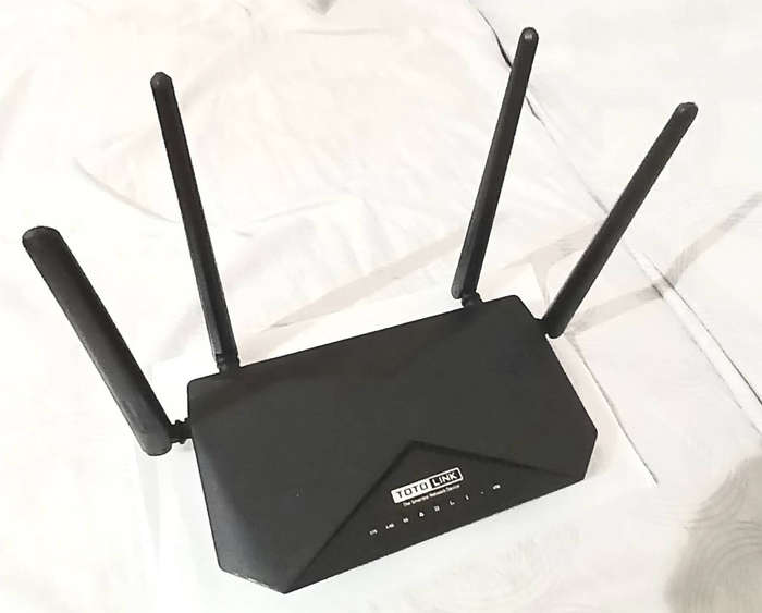 Totolink A3002RU (AC1200) Router