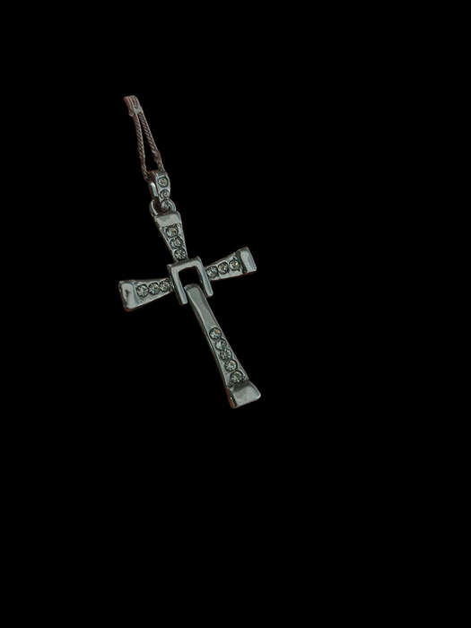 Silver Plated Metal Cross Pendant Necklace